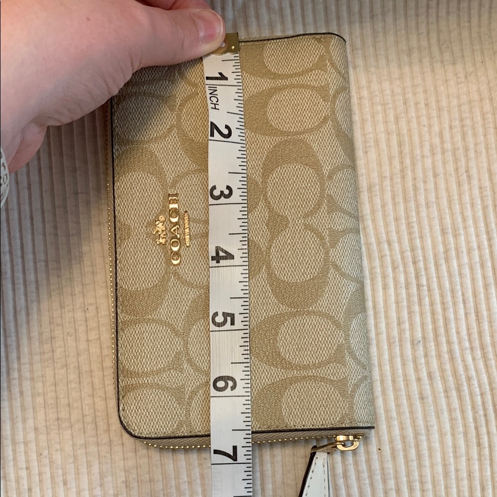 Coach Tan Signature Wallet - Picture 16 of 16